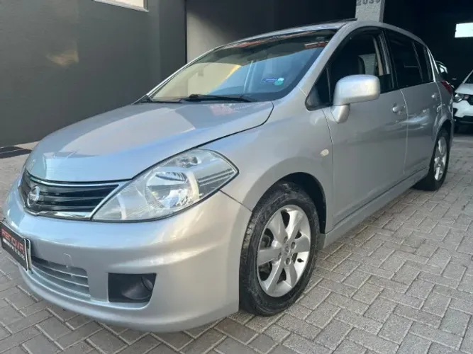 Nissan Tiida SL 1.8/1.8 Flex 16V Aut. 2013