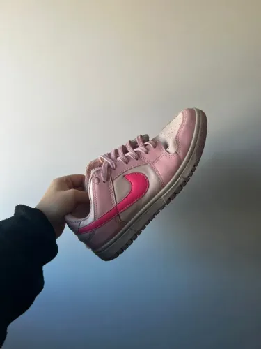 Tênis Nike Dunk Rosa