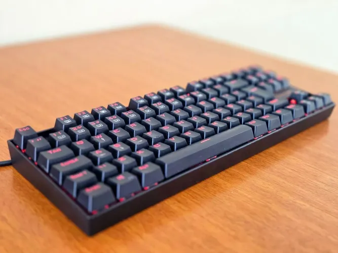 TECLADO - REDRAGON KUMARA