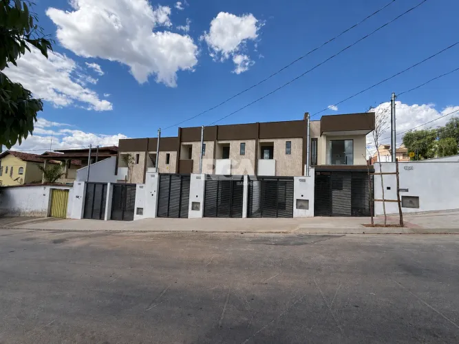 CASA DUPLEX COM 2 SUÍTES E 1 VAGA SANTA AMÉLIA