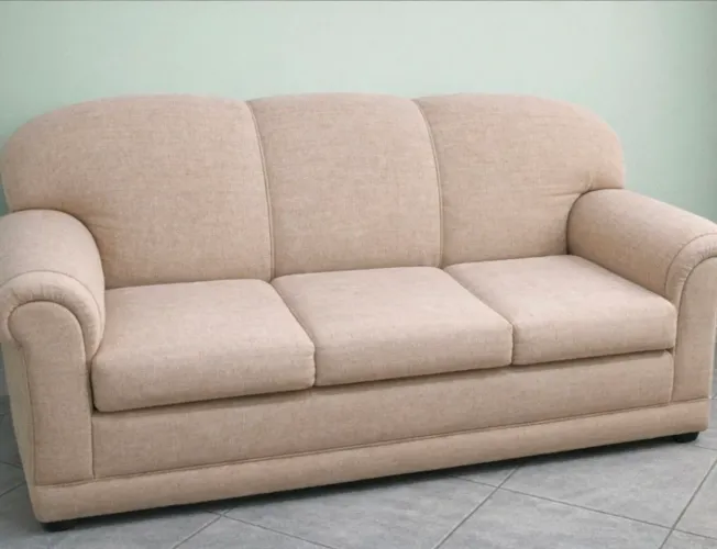 SOFÁ 3 LUGARES + CAPA DE SUEDE  INCLUSA 