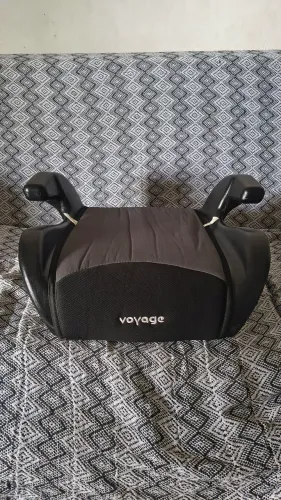 Assento elevado para criança