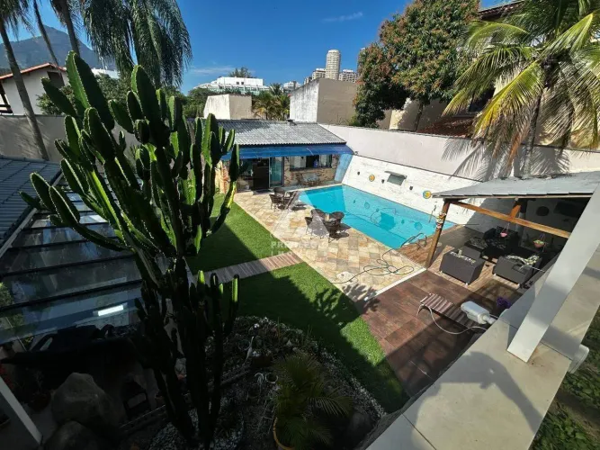 Casa Duplex, 5 Quartos, 3 Salas, 4 Vagas, 716m² Barra da Tijuca
