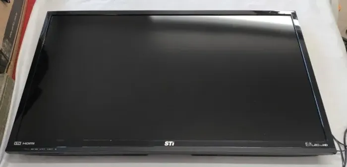 Vendo 17 un de TVs Semp Toshiba (STI) 32 polegadas LED