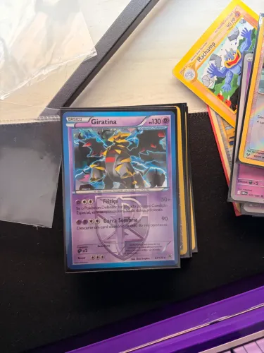 Carta Giratina reservada