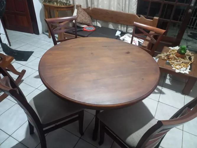 Mesa Rústica em Madeira 