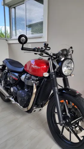 Triumph Street Twin 900