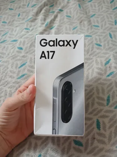 Vendo Samsung A17 Cinza 256GB 16GB RAM + Fone Bluetooth