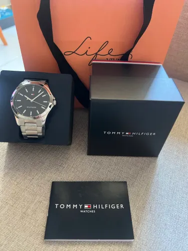 Relógio Tommy Hilfiger Masculino Aço Prateado