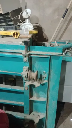 Vende-se uma ESQUADREJADEIRA 6 meses de uso
