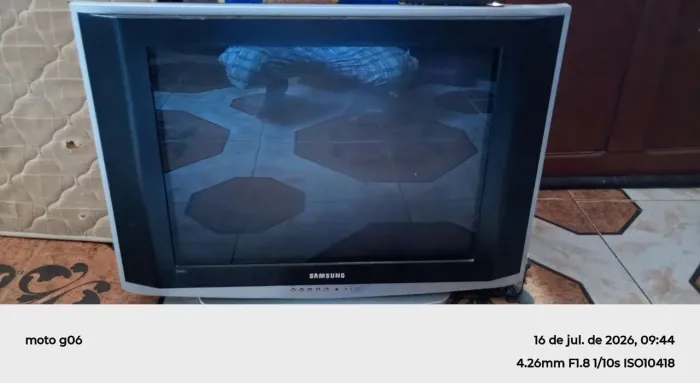VENDO UMA TV DE TUBO DE 32"