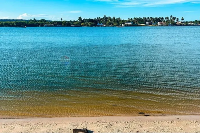 Lote em Condomínio Fechado: Próximo a praia do Saco