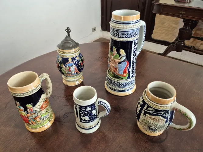 Conjunto de canecas de porcelana estilo alemão