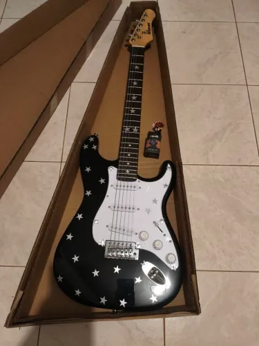 Guitarra da marca Winner + afinador e palhetas