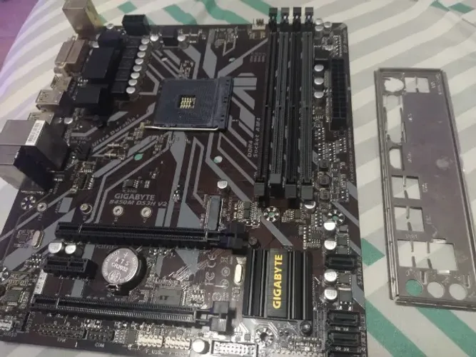 Placa Mãe AMD Gigabyte B450m Ds3h Am4 Ddr4