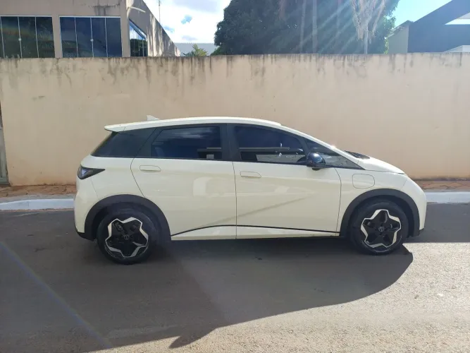 BYD Dolphin EV (Elétrico) 2024