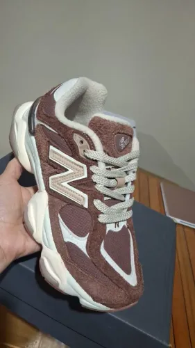 Tênis New Balance 9060