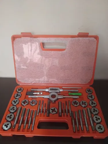 Kit ferramentas 40 peças/Macho e Tarraxa