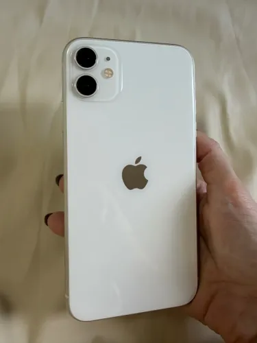 Vendo iPhone 11 64gb branco - única dona