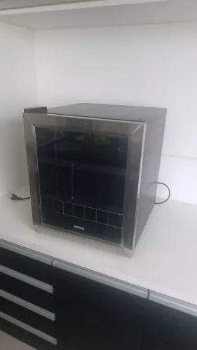 Geladeira para cerveja e vinhos