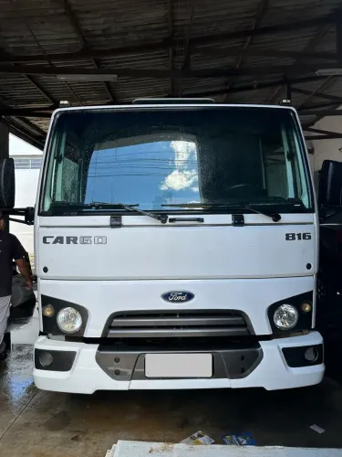 Caminhão Ford Cargo 816