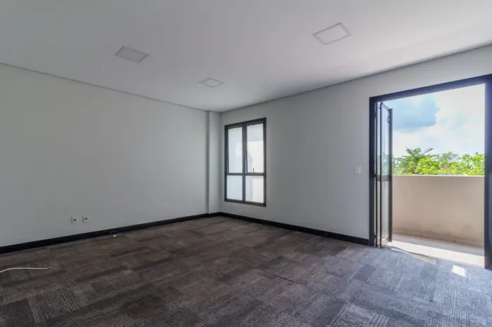 Sala comercial na Avenida Queiroz Filho, N. 1560 - Sala 316 - Torre Sabiá 37 m²