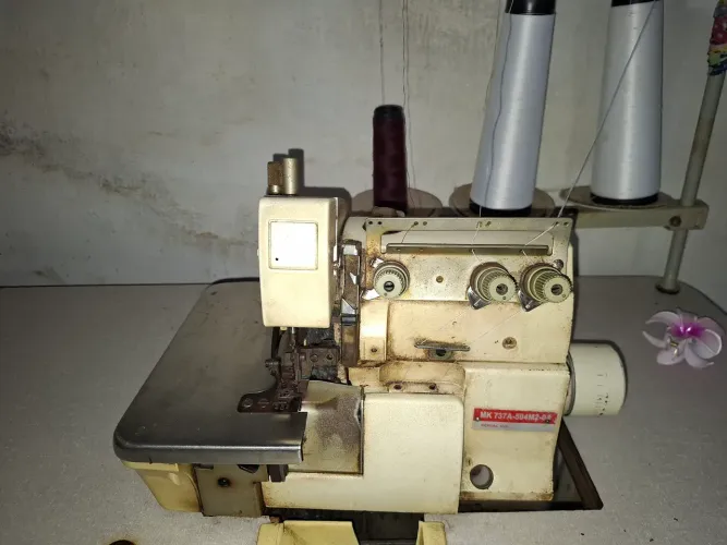 Maquina de costurar industrial 