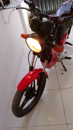 Traxx JL50Q 2012 vermelha