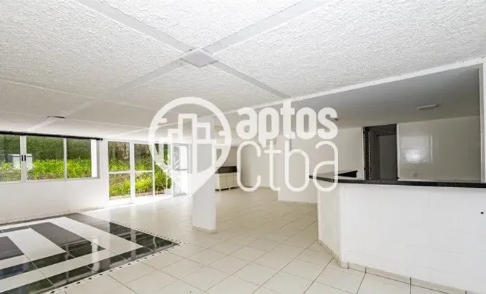 Casa Comercial para locação, com salas corporativas, área operacional e estacionamento amp
