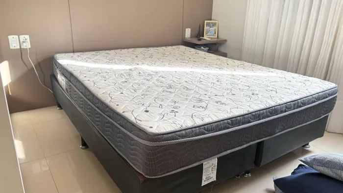 Vendo cama usada queen