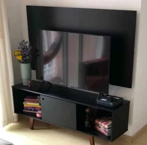 Rack com painel para TV até 42 Sala Preto