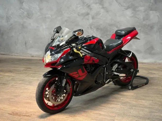 SUZUKI GSX-R 750 W SRAD 2011