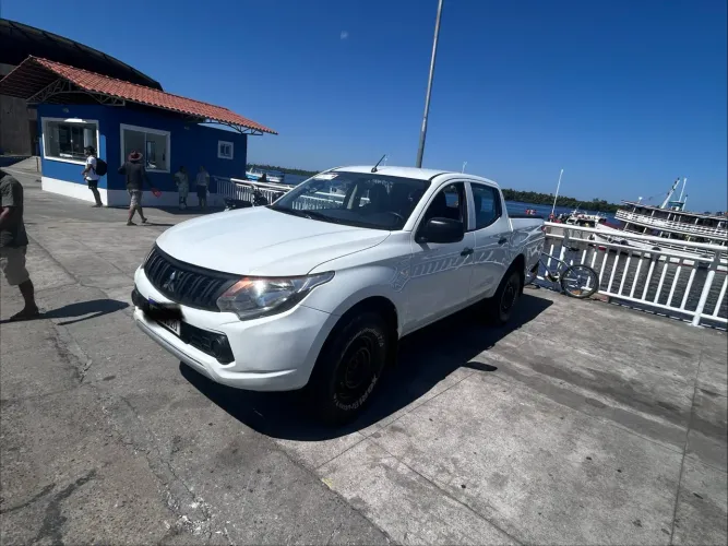 Mitsubishi L200 Triton Sport GLX 2.4 CD Diesel Mec. 2020