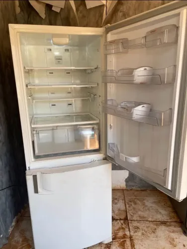 GELADEIRA FROST FREE 