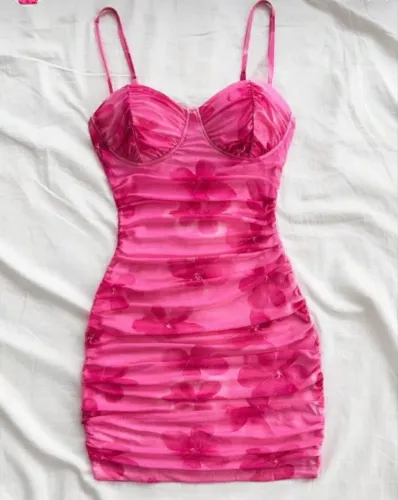 Vestido Curto Rosa