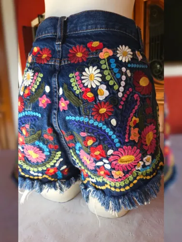 short jeans farm bordado floral 38