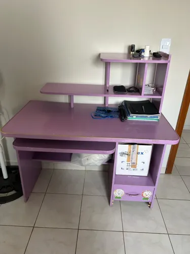 Mesa de estudo infantil