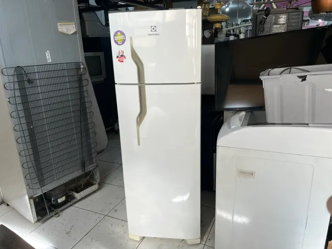Geladeira Com Defeito Duplex Electrolux Cycle Defrost 260L