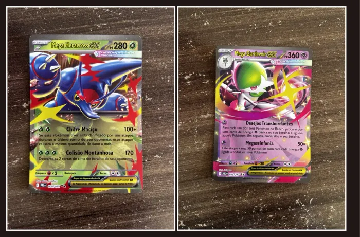 Duas cartas originais ultra raras Pokémon