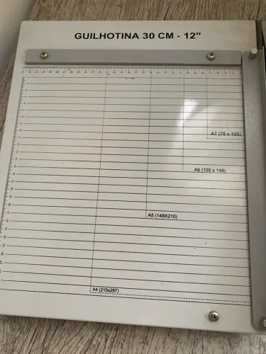 Guilhotina Manual Para Papel Ofício 36cm Em Aço Para 20 Fls