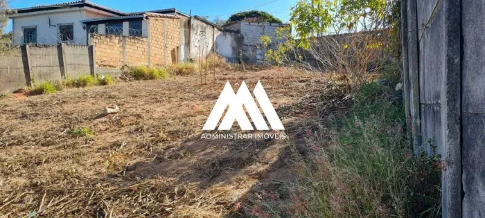 Vendo lote em Itaúna com ótima localização!