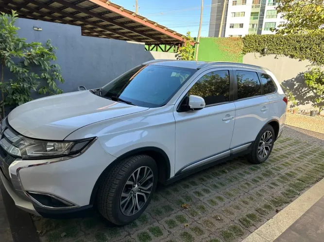 Mitsubishi Outlander Comfort 2.0 16V Aut. 2018