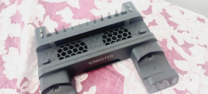 Base Cooler/Carregador PS4 Kingster KR19076 na caixa. PS4 Fat/Slim/Pro. R$120. Parnamirim