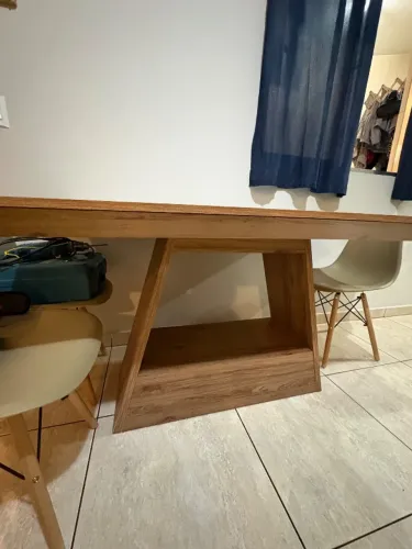 Mesa de jantar quadrada