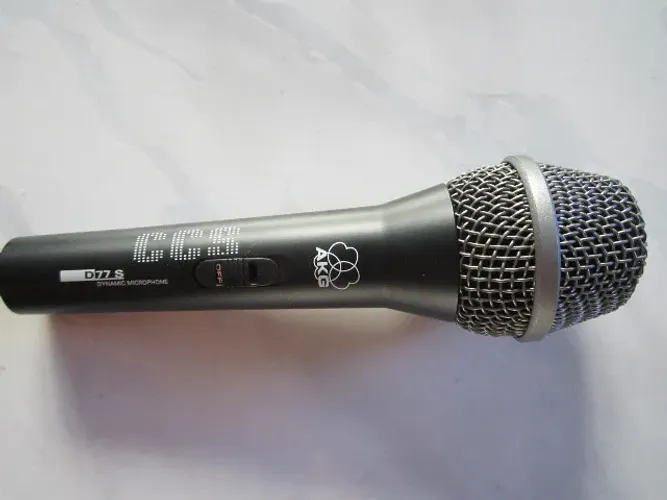 microfone akg acoustics d77 s/xlr