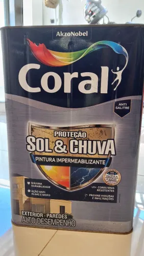 Vendo lata de tinta cor branca coral de 18L