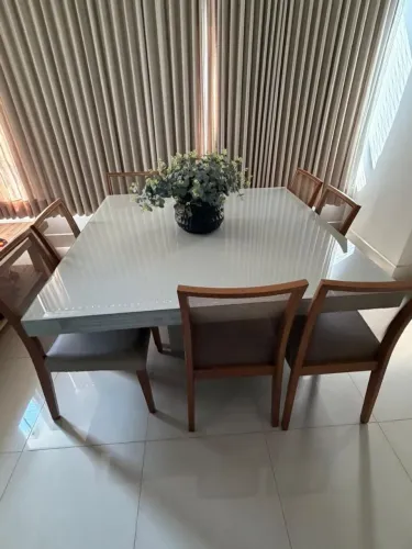 Mesa de jantar de 8 lugares