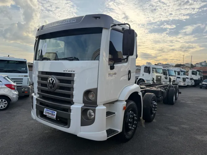 Vw 24250 2010 bitruck direcional excelente estado