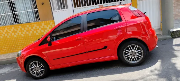 Fiat Punto Sporting 1.8 Flex 8v/16v 5P 2011