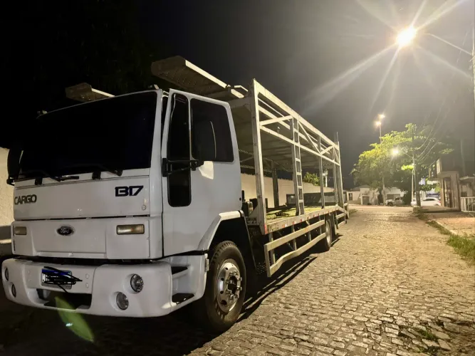 Caminhão plataforma